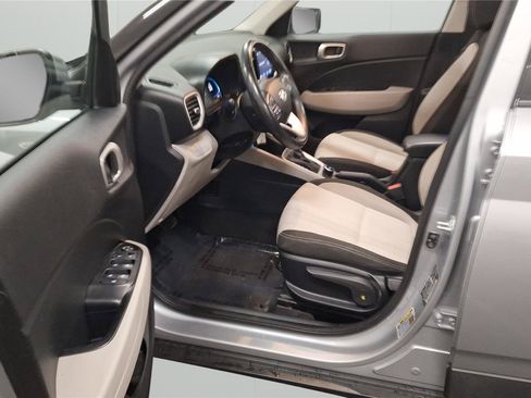 Used 2023 Hyundai Venue SEL FWD image 23