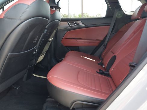 Used 2024 Kia Sportage SX image 17