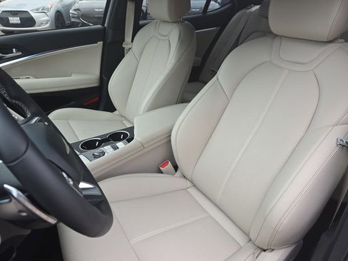 Used 2026 Genesis G70 2.5T image 14