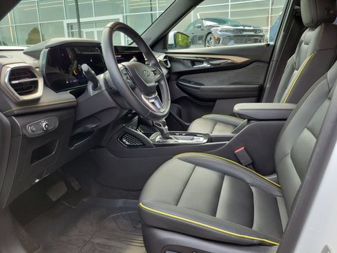 Used 2024 Chevrolet TrailBlazer ACTIV w/ Convenience Package AWD/4WD image 9