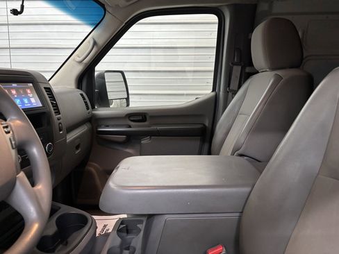 Used 2021 Nissan NV 2500 SV image 21