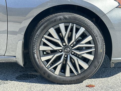 New 2025 Nissan Altima 2.5 SV image 12