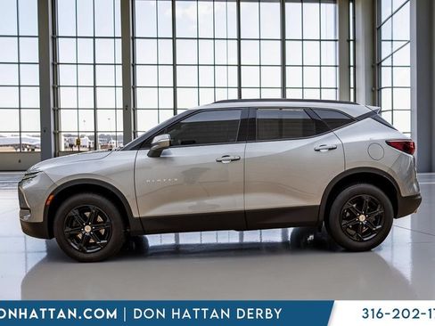Used 2023 Chevrolet Blazer LT FWD image 2