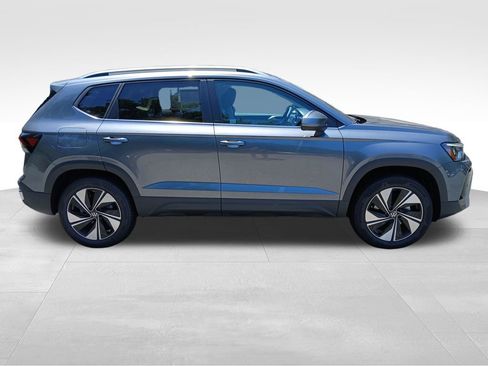 New 2025 Volkswagen Taos SE image 6