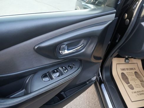 Used 2020 Nissan Murano SV image 17