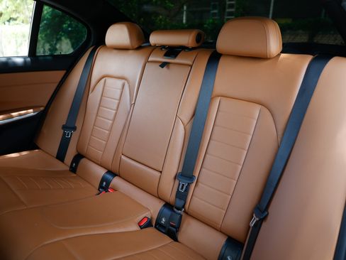 Used 2021 BMW M340i RWD image 12