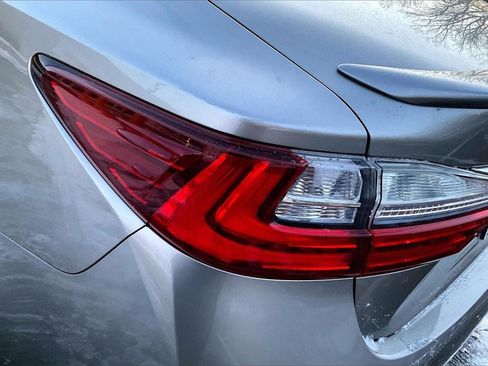 Used 2016 Lexus ES 350 w/ Navigation System Package image 22