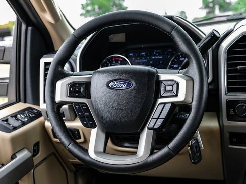 Used 2019 Ford F250 Lariat w/ Lariat Value Package AWD/4WD image 14