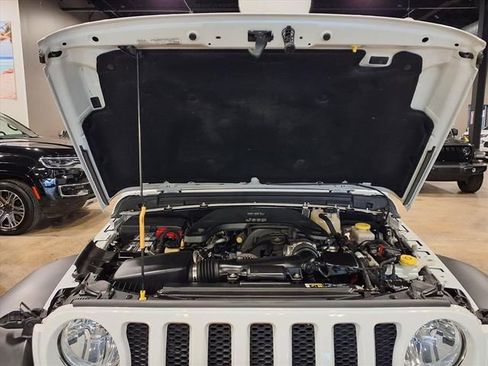 Used 2018 Jeep Wrangler Unlimited Sport S image 10