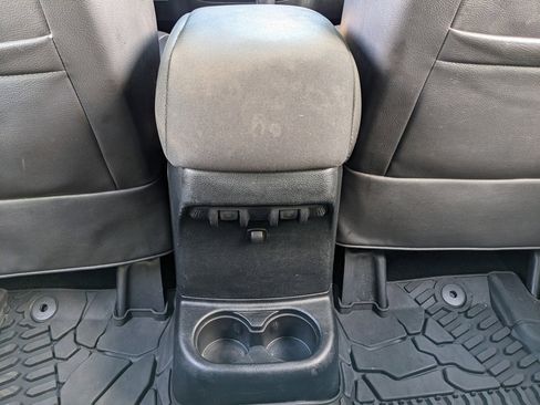 Used 2017 Jeep Wrangler Unlimited Sahara w/ Connectivity Group image 32