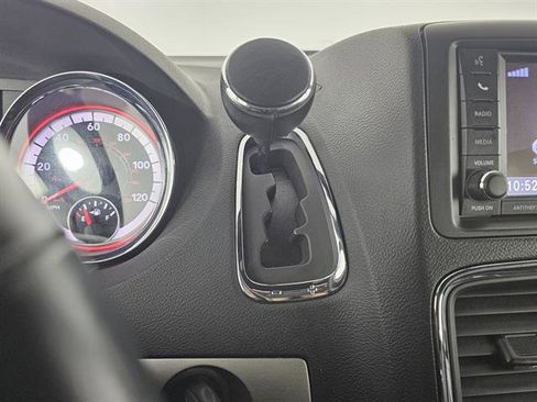 Used 2019 Dodge Grand Caravan GT image 37