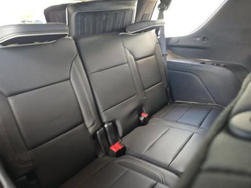 Used 2023 GMC Yukon SLT RWD image 13