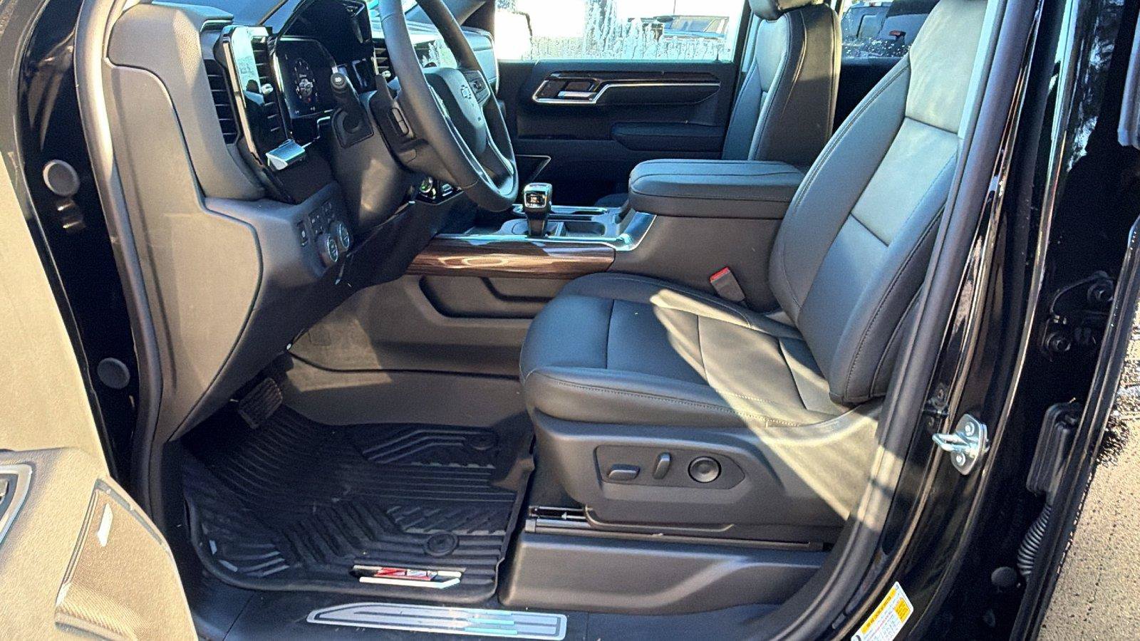 New 2026 Chevrolet Silverado 1500 RST AWD/4WD image 16