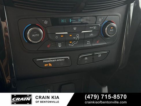 Used 2017 Ford Escape Titanium image 18