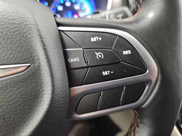 Used 2020 Chrysler Pacifica Touring w/ Cold Weather Group FWD image 20