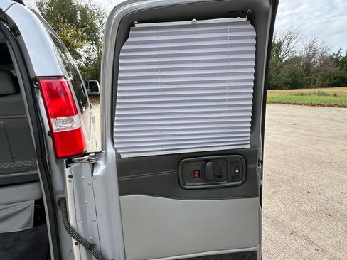 Used 2018 Chevrolet Express 2500 w/ Enhanced Convenience Package image 48