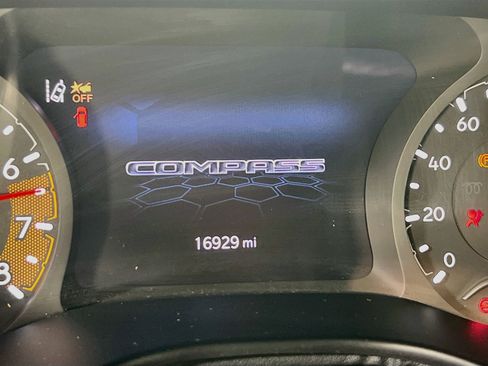 Used 2022 Jeep Compass Trailhawk w/ Sun and Sound Group AWD/4WD image 12