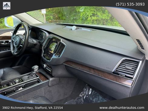 Used 2016 Volvo XC90 T6 Momentum w/ Momentum Plus Package AWD/4WD image 20