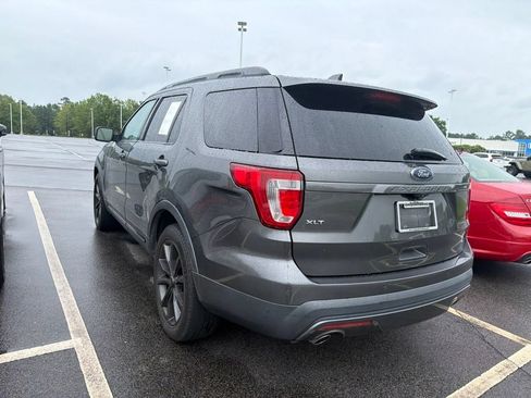 Used 2017 Ford Explorer XLT w/ Equipment Group 202A FWD image 15