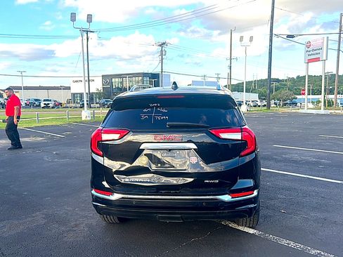 Used 2022 GMC Terrain Denali w/ Denali Premium Package AWD/4WD image 5
