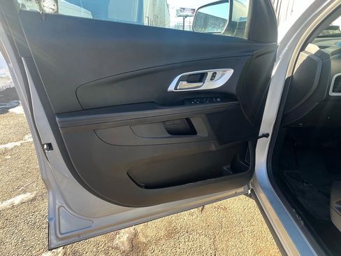 Used 2017 Chevrolet Equinox LT w/ Convenience Package image 22