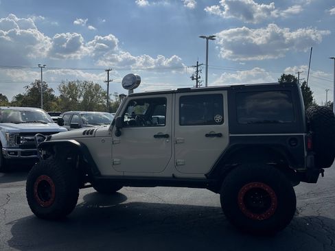 Used 2011 Jeep Wrangler Unlimited Rubicon image 7