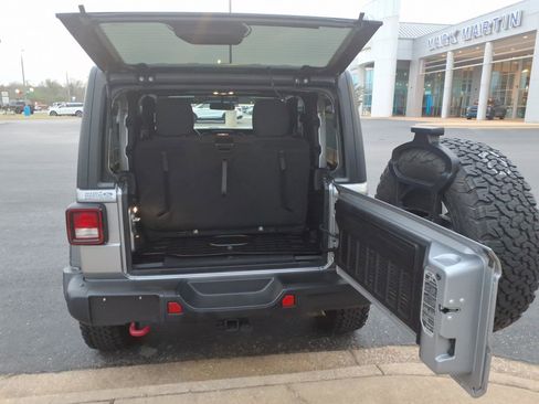 Used 2019 Jeep Wrangler Sport image 5