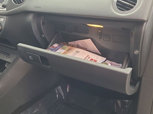 Used 2017 Volkswagen Tiguan Limited w/ Premium Package image 20