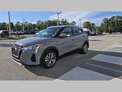 Used 2023 Nissan Kicks SV FWD image 23