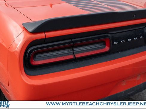 Used 2016 Dodge Challenger R/T w/ Driver Convenience Group image 11