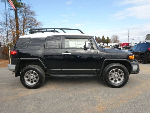 Used 2012 Toyota FJ Cruiser 4WD image 4