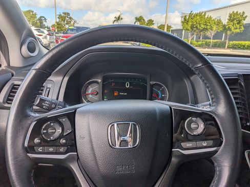 Used 2022 Honda Pilot Touring image 30