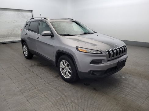 Used 2017 Jeep Cherokee Latitude w/ True North Edition AWD/4WD image 13