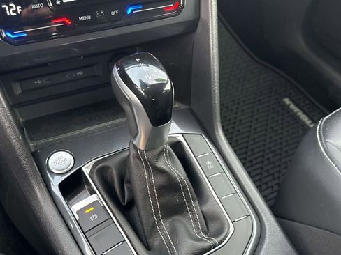 Used 2024 Volkswagen Tiguan SE image 20