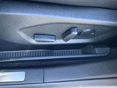 Used 2022 Ford Edge Titanium w/ Equipment Group 301A image 12