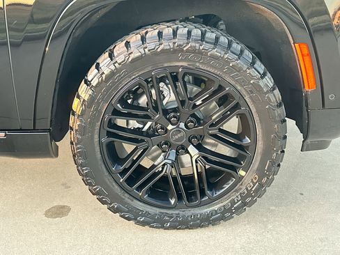 New 2026 Jeep Grand Wagoneer L Limited image 10