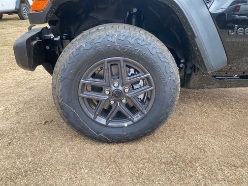 New 2026 Jeep Gladiator Sport image 9