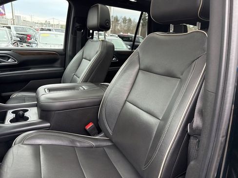 Used 2021 Chevrolet Tahoe Premier w/ Premium Package image 16