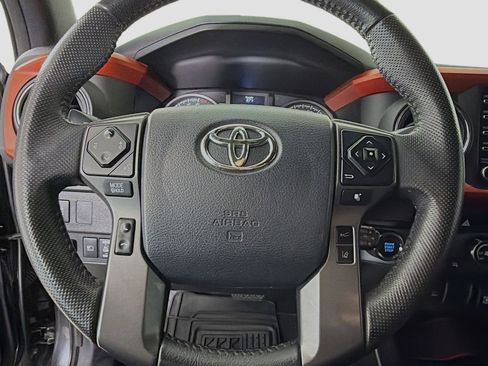 Used 2020 Toyota Tacoma TRD Sport image 13