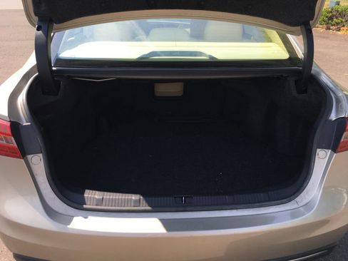 Used 2016 Toyota Avalon XLE Premium FWD image 6