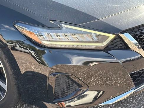 Used 2023 Nissan Maxima SV w/ Floor Mat Group FWD image 9