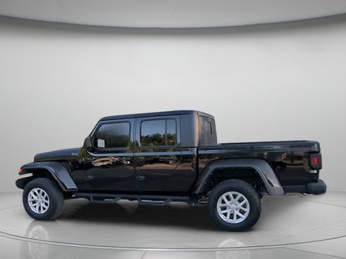 Used 2023 Jeep Gladiator Sport AWD/4WD image 15