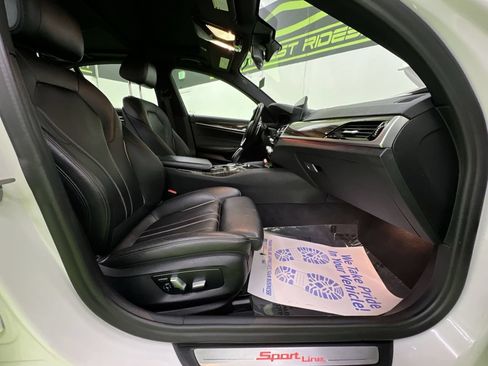 Used 2020 BMW 530i w/ Convenience Package RWD image 30