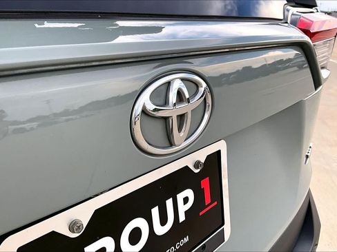 Used 2019 Toyota RAV4 XLE w/ Convenience Package FWD image 31