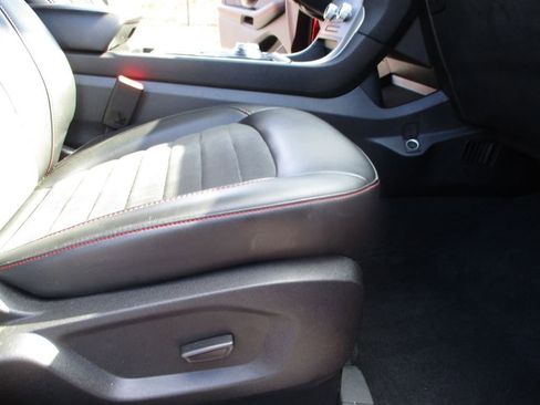 Used 2024 Ford Edge ST-Line image 9