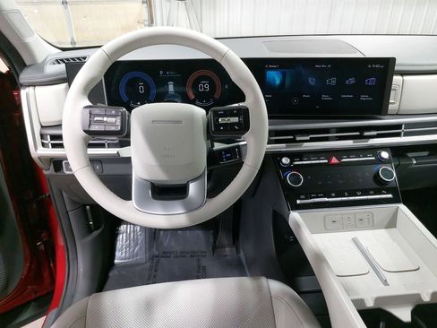 Certified 2025 Hyundai Santa Fe SEL image 17