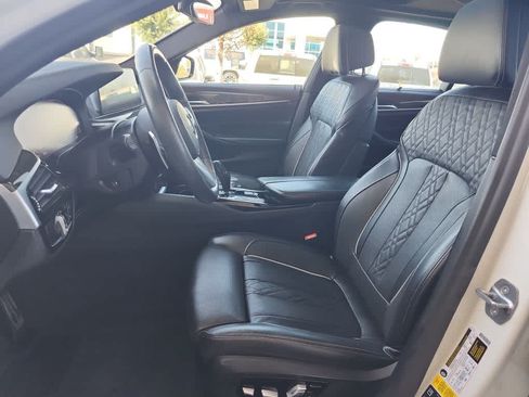 Used 2020 BMW M550i xDrive AWD/4WD image 14
