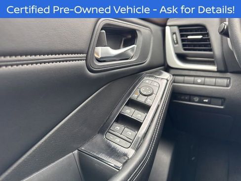 Used 2023 Nissan Rogue SV w/ SV Premium B Package image 16