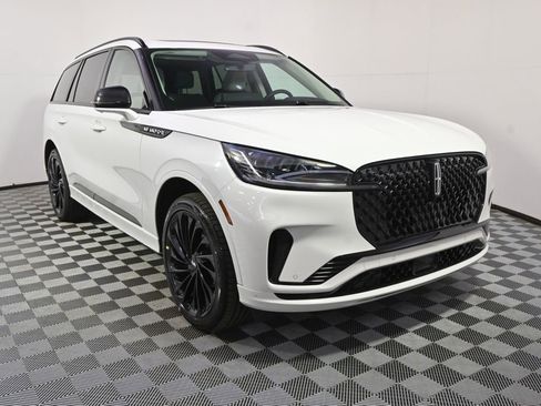 New 2026 Lincoln Aviator Reserve image 9