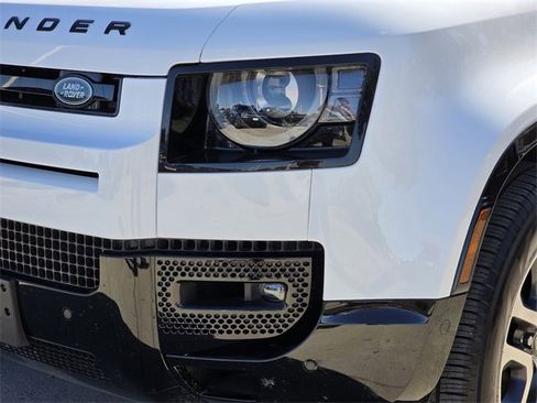 Used 2024 Land Rover Defender 110 X-Dynamic SE image 6